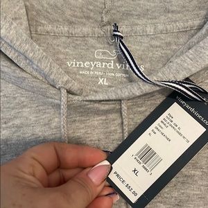 Mens Vineyard Vines XL long sleeve tee with hoodie